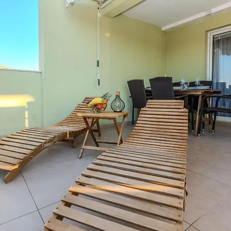 Mahnet 2 By Interhome Appartement Vir