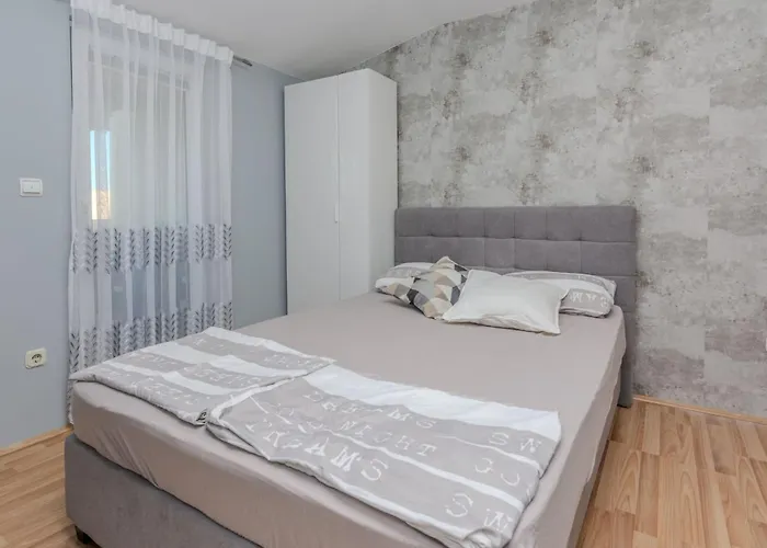 Mahnet 2 By Interhome Vir