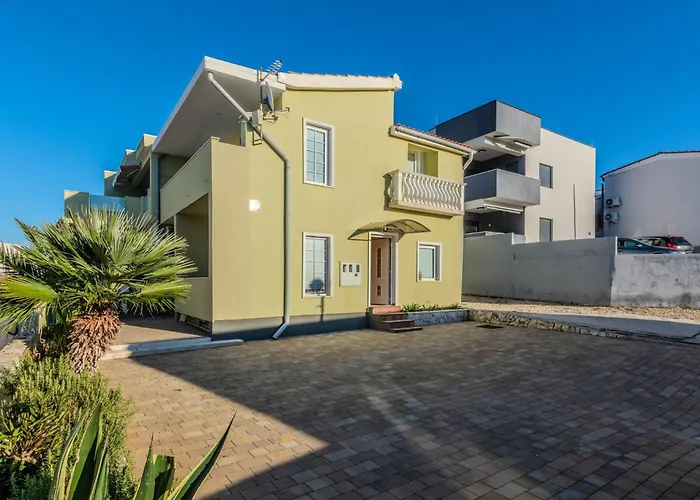 Mahnet 2 By Interhome * Vir