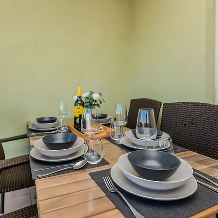 Mahnet 2 By Interhome Vir