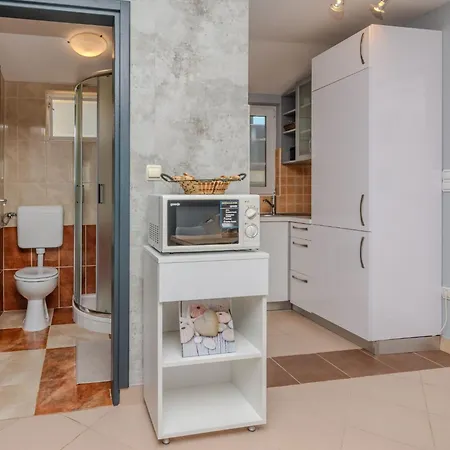 Mahnet 2 By Interhome Apartamento Vir